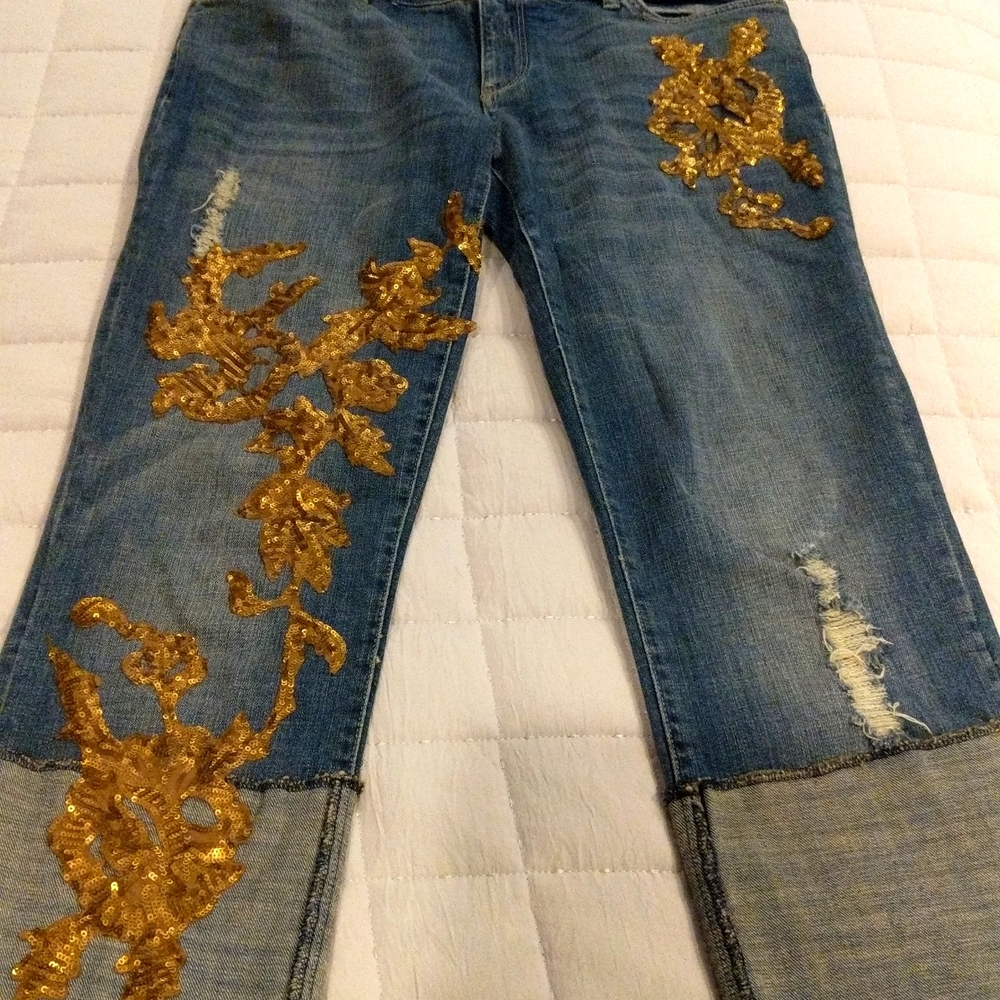 Pilcro size 27 cropped embellished anthropology jeans.
